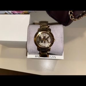 Brand new discounted Michael Kors watch